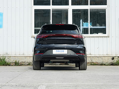 2025 BYD Tang DM-i Image 5